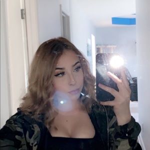 Meet your Posher, Julianna